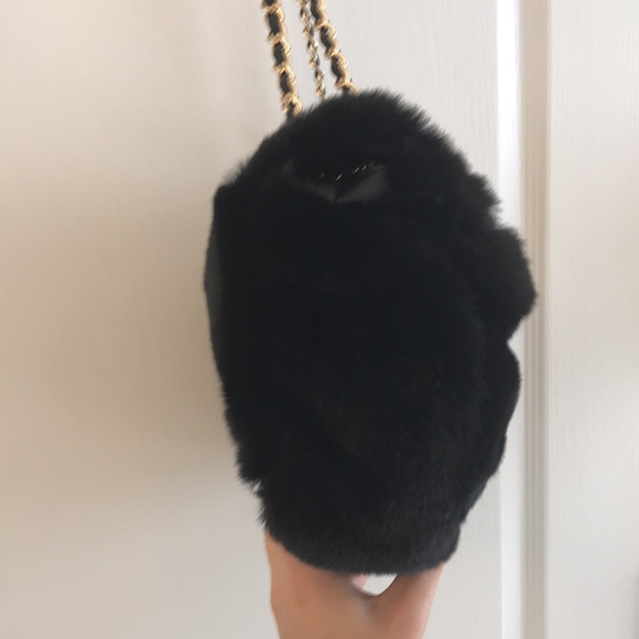 Expression New York Black Vegan Fur Flap Bag - Picture 5 of 16